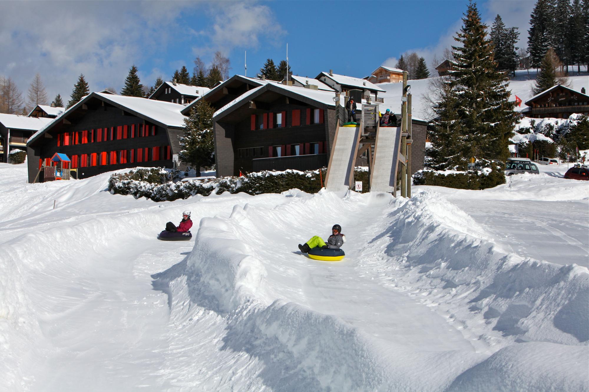 Snowtubbing